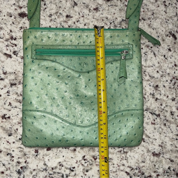 Donald J Pliner Green Ostrich Leather Crossbody Made In Italy Zip Closure silver - Picture 10 of 12